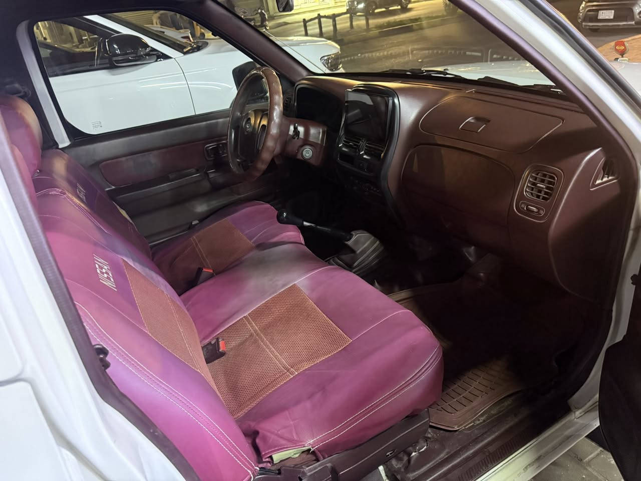 السلام عليكم بيكم نيسان ٢٠١٠ رقم اربيل بدون صبغ بس بارد مكينه جديده تخم تاير السعر ١٣٥ مكان بغداد  
***********
