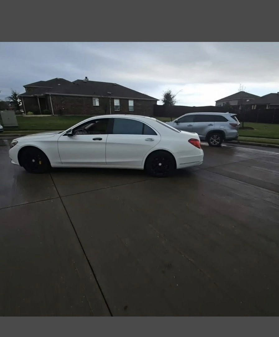 لاصحاب الكتب الخاصه  (كتب الضباط ) 
مرسيدس S550
موديل 2015 
كلين تايتل 
بيع مباشر ب 139 ورقه فقط
***********
