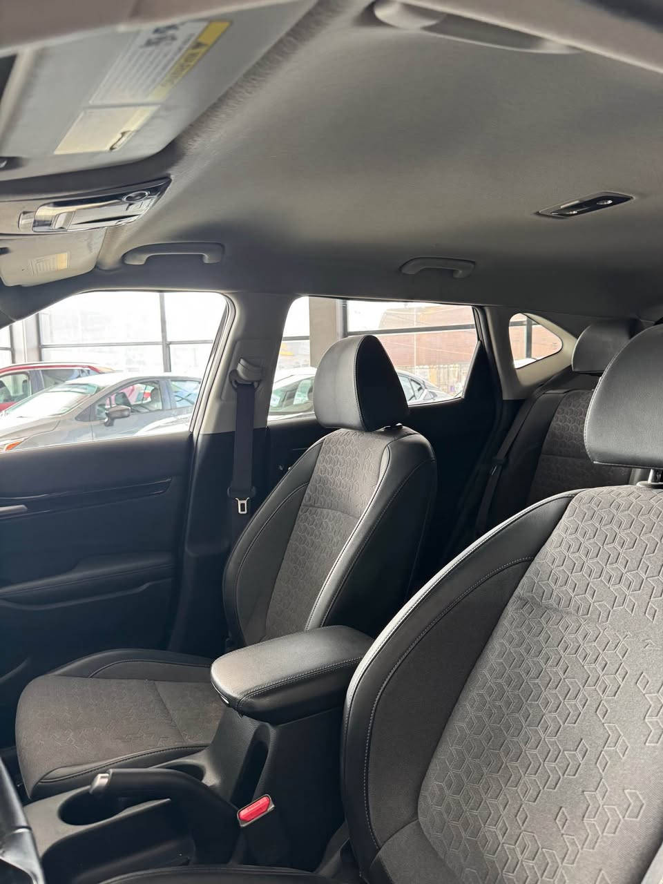 كيا سيلتوس موديل ٢٠٢٤ 
سيارة بيها باب صبغ بدون دواخل بدون ارباك 
سيارة محرك ٢٠ دوش مرغوم سيارة بصمة و شغال و تبديل مركزي كير الكتروني و نضامات قيادة و رادار و حساس لايت led سيارة دعامي لدعامي بشرط بدون مصرف سيارة بدون رقم بشرط ترقيم سعر ١٧٢ ورقة مكاني دهوك و سيارة فقط بيع 
*********** دهوك, العراق
