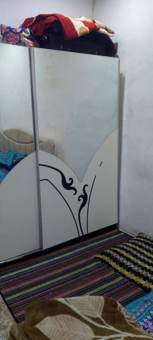 بيت 59متر سند 25 قرار محكمة كنطرة السلام شارع المدرسي كيلوين عن الامام قريب على طريق المشايه صب كونكريت عمر البناء صار سنتين  السعر 38 بيع مستعجل ***********
