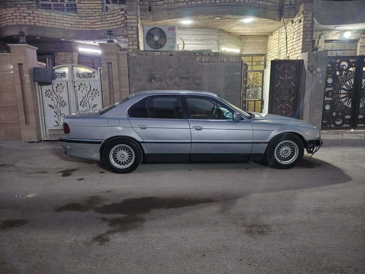 سلام عليكم خفاش موديل 95 نضيفه كلش بس دعاميه الماميه واحد رجع بك مايدري بس 740 ثمانيه سلندر واي ستفسار خابرني واني خادم السعر 70 وبيه مجال وهاذة رقمي ***********
