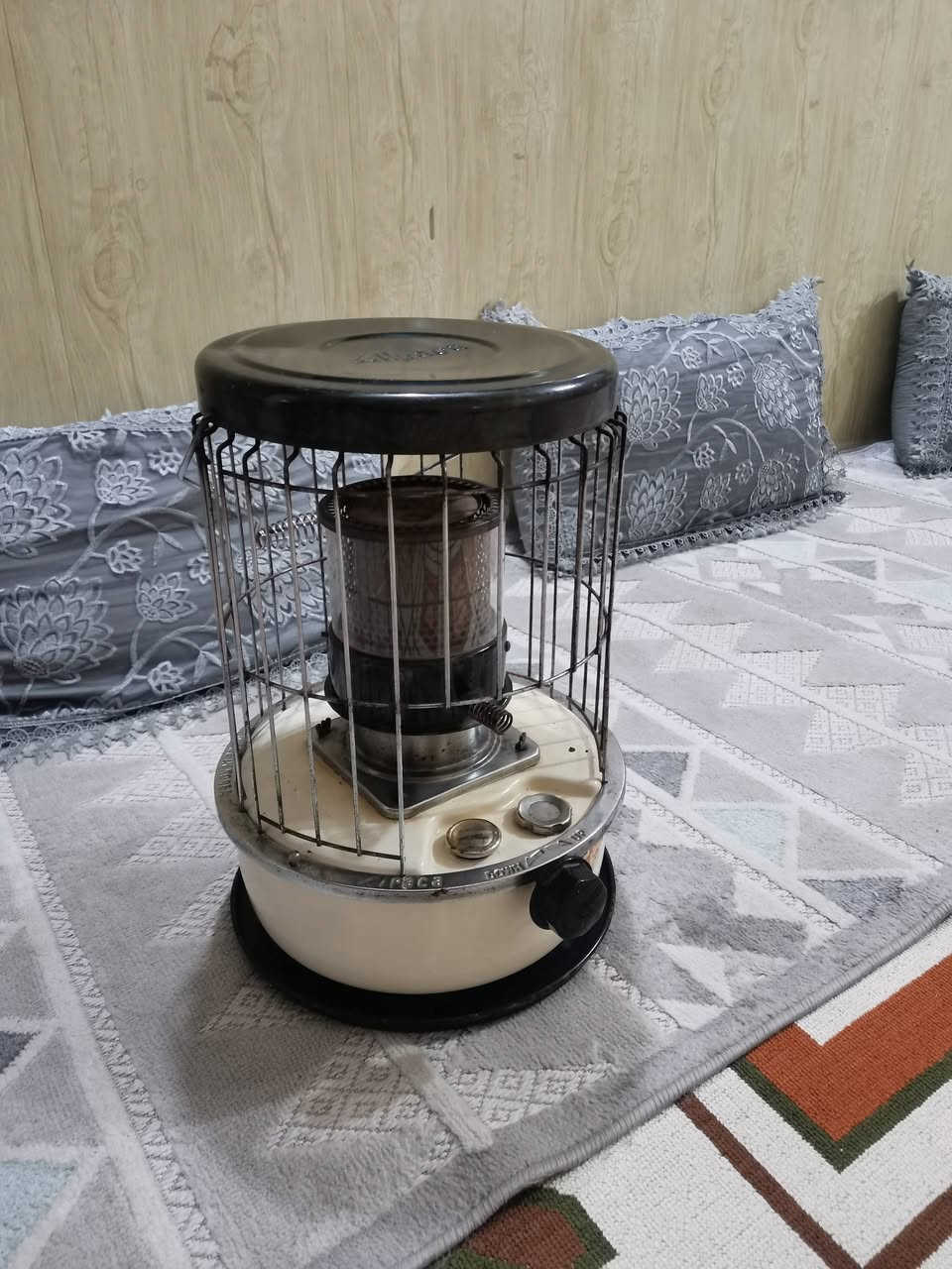 سلام عليكم غراض للبيع الشراي يتفضل خاص او يتصل ***********
