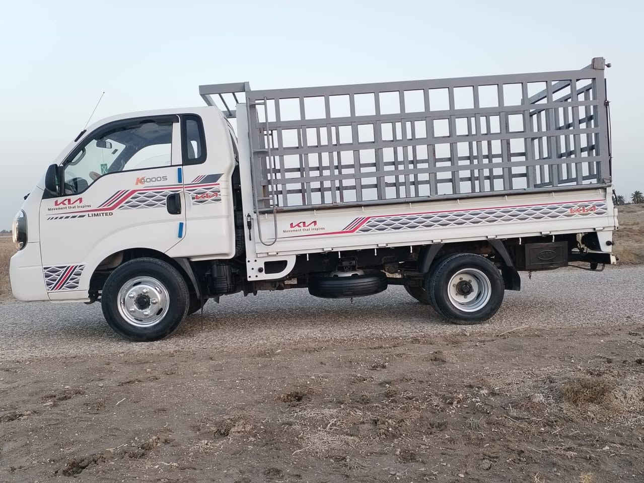 السلام عليكم شباب سياره كيا فحل  للبيع مديل 2022
لسعر 167
رقم  بصره دولي سنويه مجدده 2028  مشروع وطني تحويل مباشر سياره شرط بيع علئ فحص نضافه 100بل 100
تبريد ثلج ا سياره بكيت كروتك عليه ذا جيت والكيت مو نفس الحجي وني خادم تصل وشلع عيوني بل عافيه علئ الياخذها
 ستخدام شخصي بل عافيه علئ الياخذها مجهزه من كلشي 
  وجاهزه شرط سياره زيرو لا رصعه ولا شخط البم علئ شريكه وسدر علئ شريكه  الف ما ذب عليها  كفاله عامه لاضربه لا صبغ لا خياس مكينه لاتنقيص ولا تبخير حداديه اكسن تخم تايرات بكيت سياره الف ما ذب عليها  سياره مال جناي مكاني  ناصرية رقمي
***********
