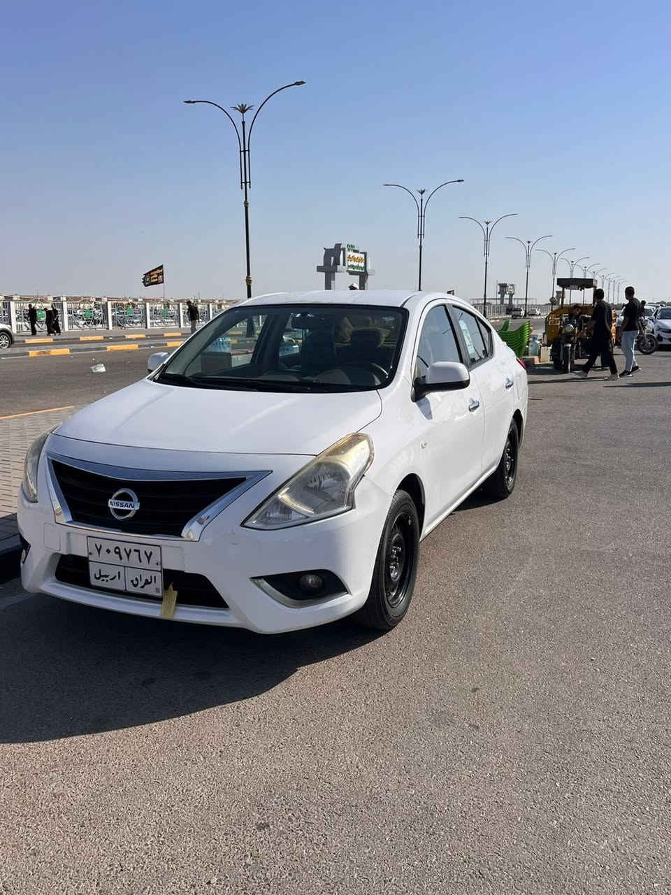 سلام عليكم نيسان سني هندي مديل 21سنويه ما منتهيه بيه طخات بل جاملغ الخلفي مثل ما موضح بل صور سياره حداديه تبريد خير من الله 
العنوان الحيانيه حي الحسين 
رقم الهاتف ***********
