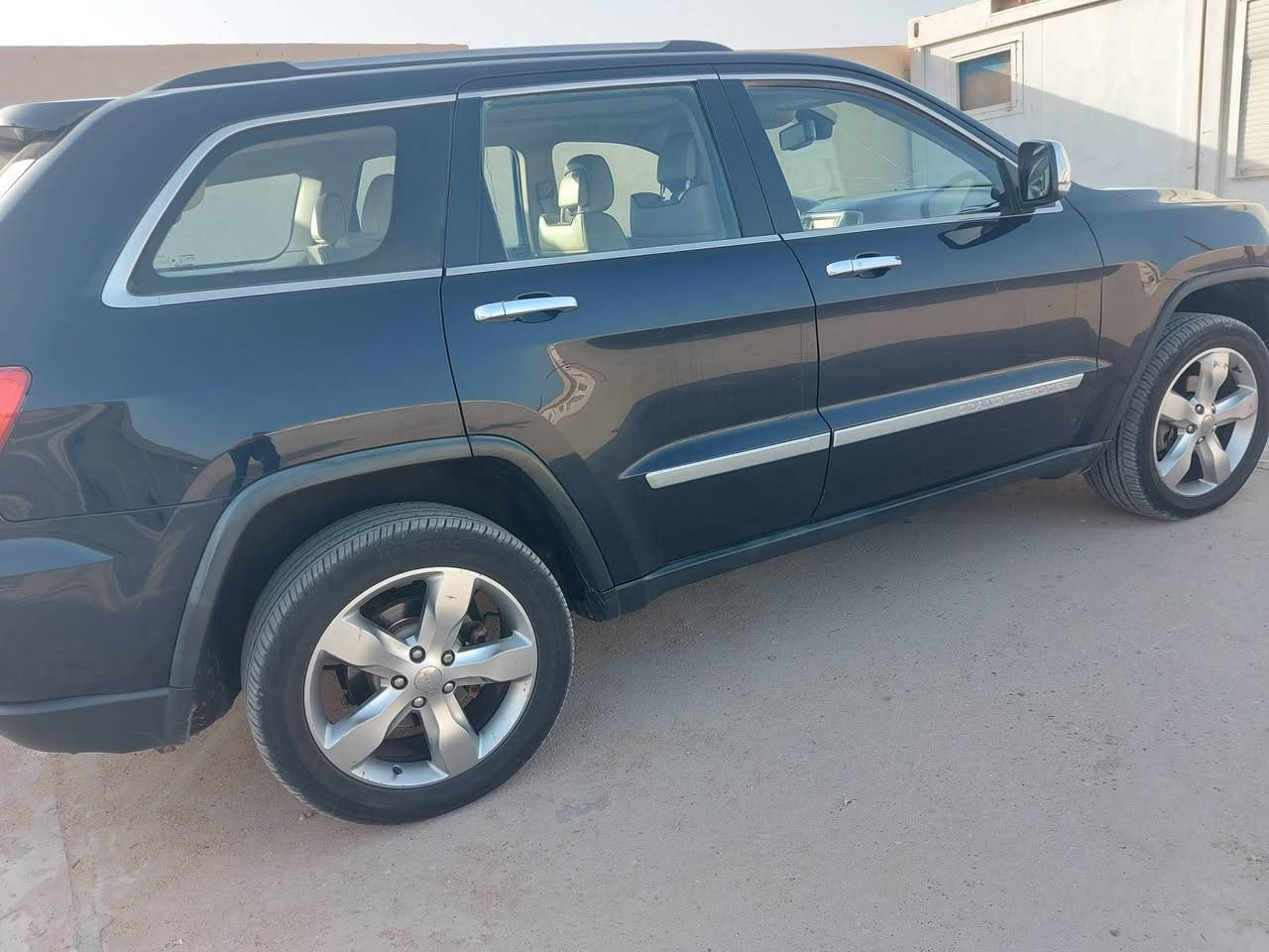 تحية طيبة  !
جيب كراند شيروكي اوفرلاند موديل 11 كلين تايتل حسب تقرير كارفكس 
رقم بغداد مشروع وطني 
السعر ١٦٠ 
مكان السياره: بصرة
للإستفسار: ***********
