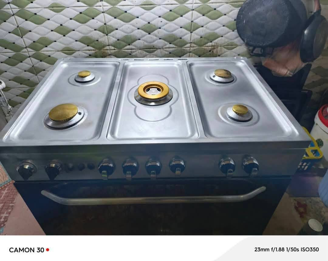 السلام عليكم ورشه تصليح كافه انواع الطباخات صيانه موقعيه الاتصال على رقم الهاتف***********
