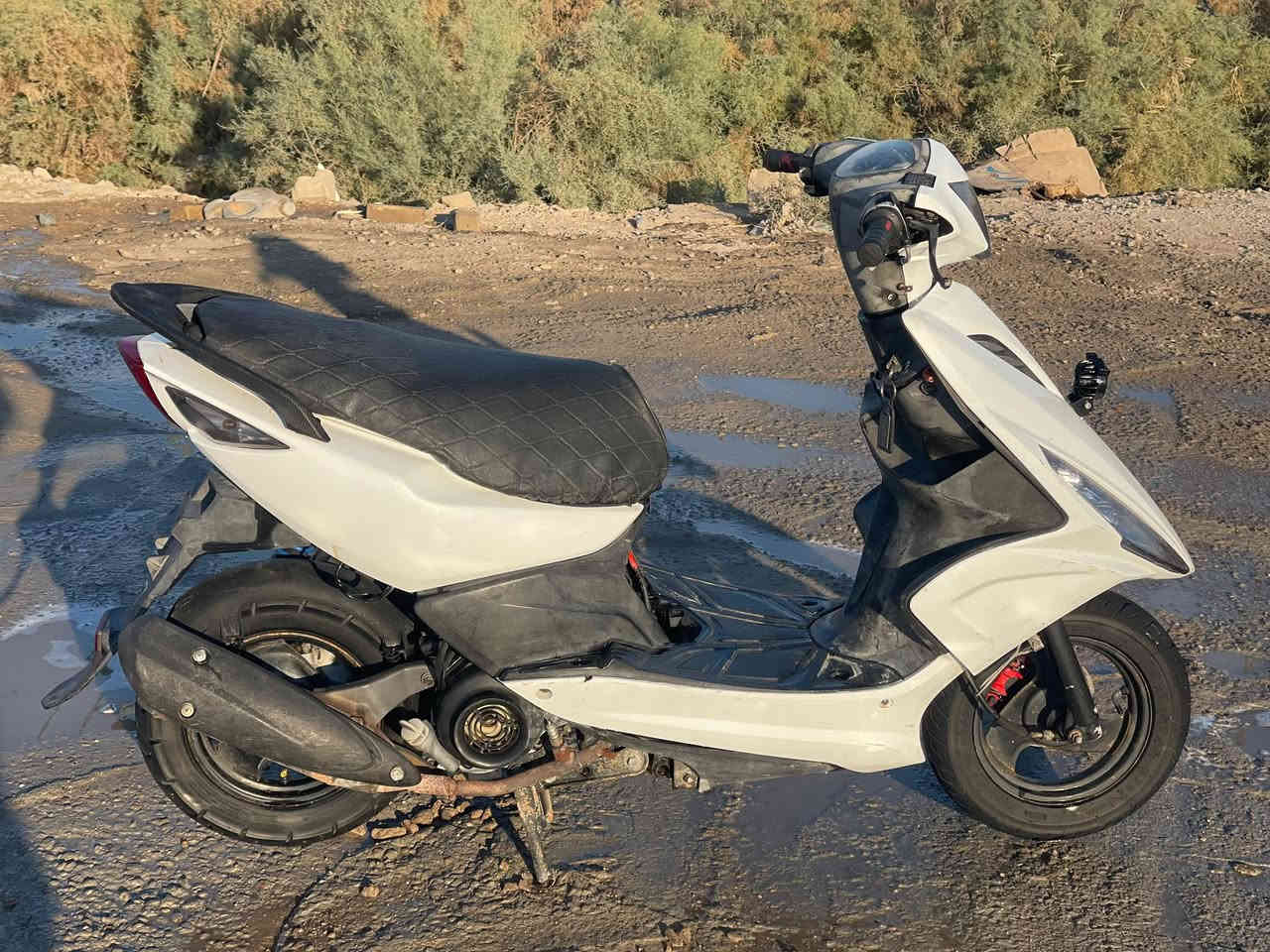 لسلام عليكم ماكس مضلع ((مفتوحه مره وحده )) مكينه ماتنسمع دراجه شغاله من طول الطول الايت بومه اشاير سطاب هورن دبلات خلفي امامي شغال دراجه بل حقيقه احله من صور 
مكاني / القرنه 
رقمي/ ***********
السعر /٥٠٠ وبيه مجال 
((او مراوس حسب رغبه)) 
معلومه دراجه كابريتر مو نوزل وأول تشغيله له ادخن ابيضّ
