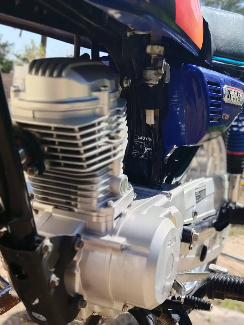 سلام عليكم دراجه البيع نامه امتياز 20024 مكان صويره حي العسكري السعر 7500 و بيهه مجال  وهاذه رقم تليفون ***********
