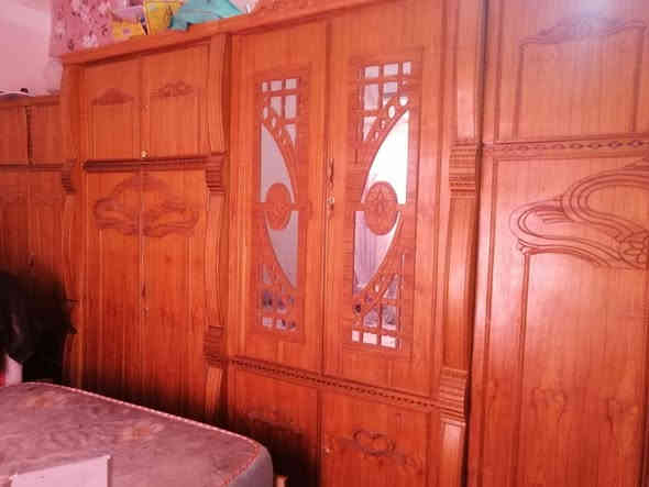 السلام عليكم
غرفة خشاب جديدة 6 بيبان طابقين + زاوية + ميز مراية + تخت جرباية 
الغرفة جديدة استعمال قليل
للاستفسار الاتصال على الرقم
***********
مكلف بالنشر
