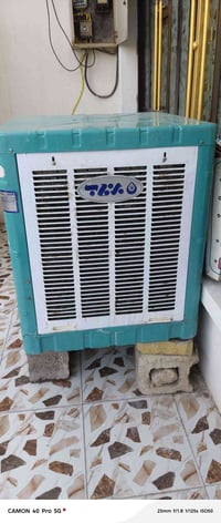 برفاب الباب الأول نظافه 90٪ السعر 150  وببها مجال للتواصل 07804173618