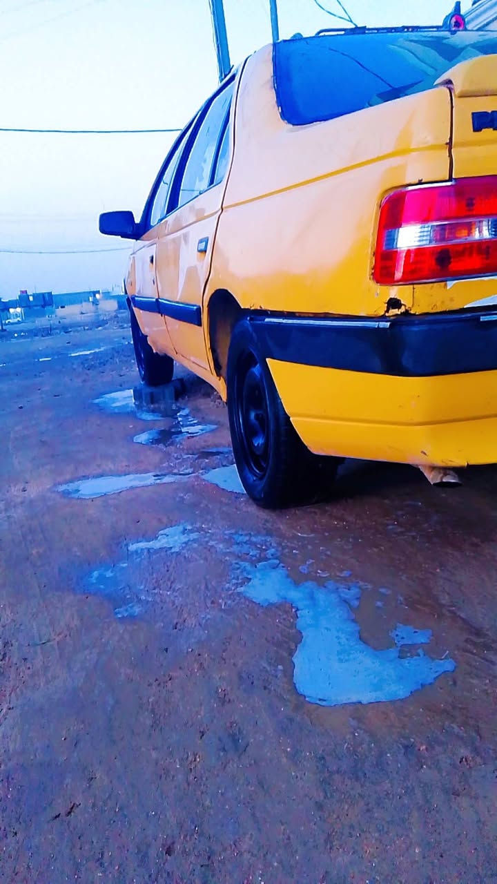 مستعجل بيع  يا الله سلام عليكم سيارا 405سيارا نضيفا شوفت عينك كهربايات شاغاله  تبريد شغال تخم تاير سيارا ما عايزها اي شي مكينه وكير وحداديه خير من الله مصفرا ما تواجد علا الفيس رقم الستفسار سعر ***********
