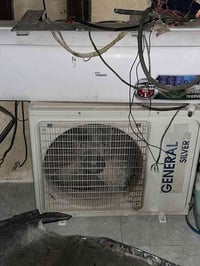 سبلت 2طن شغال كلشي مابي للبيع السعر 200 وبي مجال 07745952371