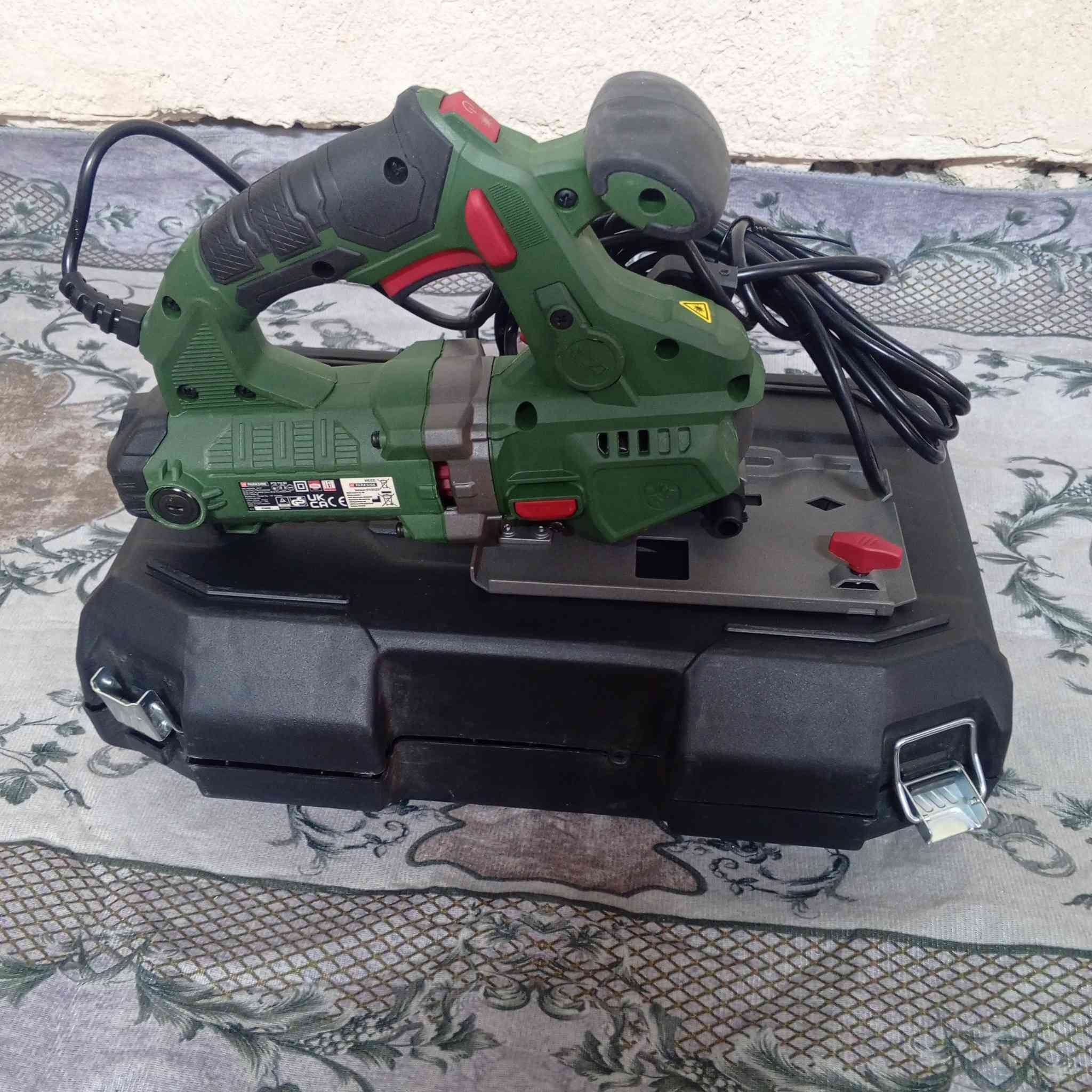 السلام عليكم دريل امباكت وكوسره نضيفات لوك 75 قفل ماعندي توصيل ***********
