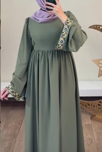 ملابس • مع التوصيل