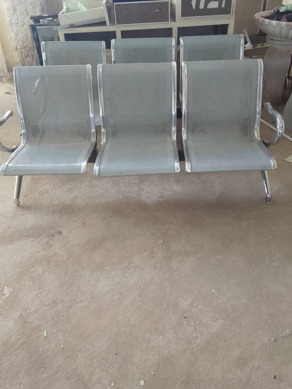 اغراض للبيع كلمن وسعره الشراي يتفضل خاص مكاني بغداد رقم الهاتف بي واتساب ***********
