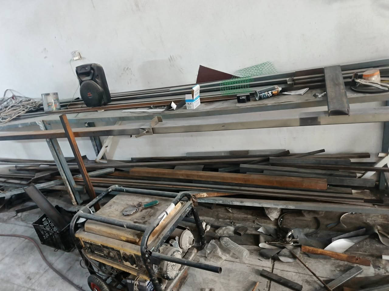 السلام عليكم كتر قايش ثري فيز للبيع +مولد +ميوزت 1/50*3 حديد الاستفسار ***********
