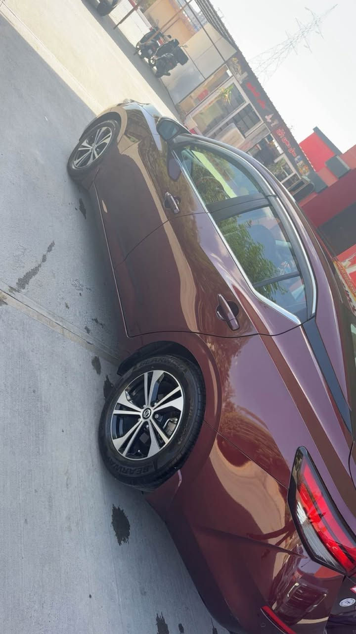 السلام عليكم 
نيسان سنترا للبيع 2022 
مواصفات SV
السياره كلين بدون قطره صبغ 
فقط مكانين PDR
كير ومحرك وتبريد وكهربائيات كله بشرط 
رقم وهزه وفحص كله جديد تحويل بنفس اليوم 
السياره جاهزه ومناقصها اي شي 
اي استفسار 
***********
*********** أربيل, العراق
