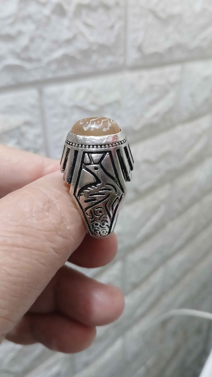 اللهم صل على محمد وآل محمد 
عقيق يماني اصفر قديم وأصلي مخطوط أسماء أصحاب الكساء للبيع مكاني بغداد بغداد, العراق


**إذا كنت صاحب هذا الإعلان وتريد حذفه لأي سبب، رجاءا أرسل رسالة إلى الدعم الفني**