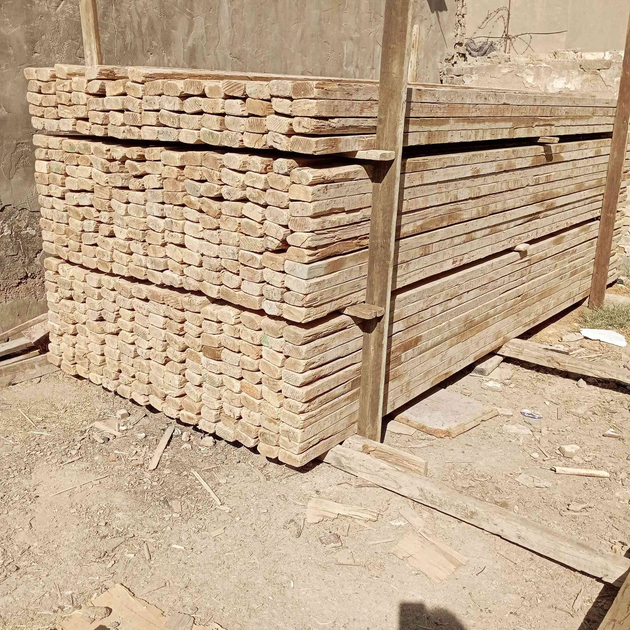 للبيع سير 4×2 روسي تارس 
طول 4متر / طول 3متر / طول 2متر 
مكاني الحلة ***********
