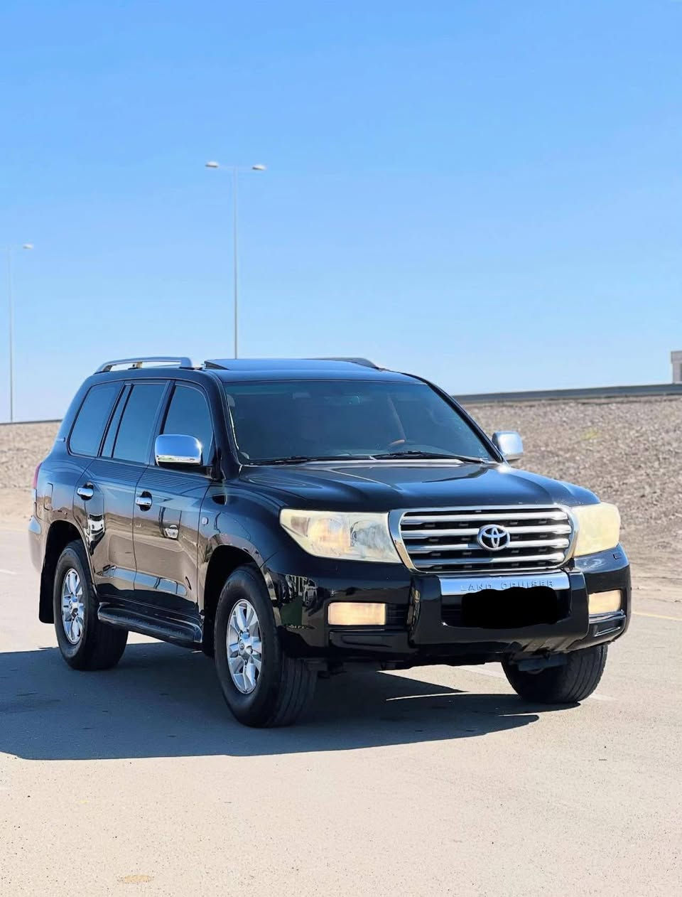 السلام عليكم ناتكروز 2008خليجي محرك 8سلندر 4٠7 تخم تاير جديد صدر خلفي وامامي جديد كهربايات كله شغال كير محرك  جديد تدفه وتبريد شغال سنويه بسمي لغاية 29 سيارة بيهه قطعتين السعر 235 وبيهه مجال عنوان بغداد 👍👍***********
