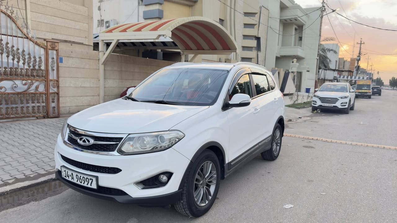 سياره شيري تيكو 5
موديل 2018 
ماشيه 67الف كيلو متر حقيقي 
شاشه كبيره
رقم إنكليزي بصرة سنويه تنتهي سنه 2029
سياره حره بأسمي
كفاله كير ومحرك 
اناره ناصي عالي زينون ثلجي والكشافات همين زينون ثلجي 
بصمتين بيه سياره 
سبير والعده بلاد كامله 
البدي نضافة 90‎%‎ دواخل 100‎%‎
وكل اموره تشتغل 
السعر 90$ورقه وبيه مجال 
الرقم ***********
