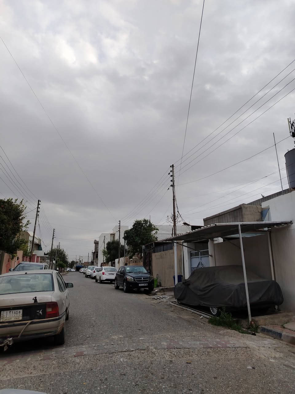 قطعه أرض للبيع طابو موقع هادئ
مساحه الأرض 200متر تم بيع 100 منها باقي 100متر
سعر مناسب 56مليون مع مجال للمعاملة
كركوك أسرى والمفقودين
عنوان المكتب كركوك حي العسكري قرب جامع المعراج
او مراسلة الصفحة او الاتصال على الرقم
***********مهندس علي 
*********** ابو مصطفى يايجلي 
*********** استاد محمود
