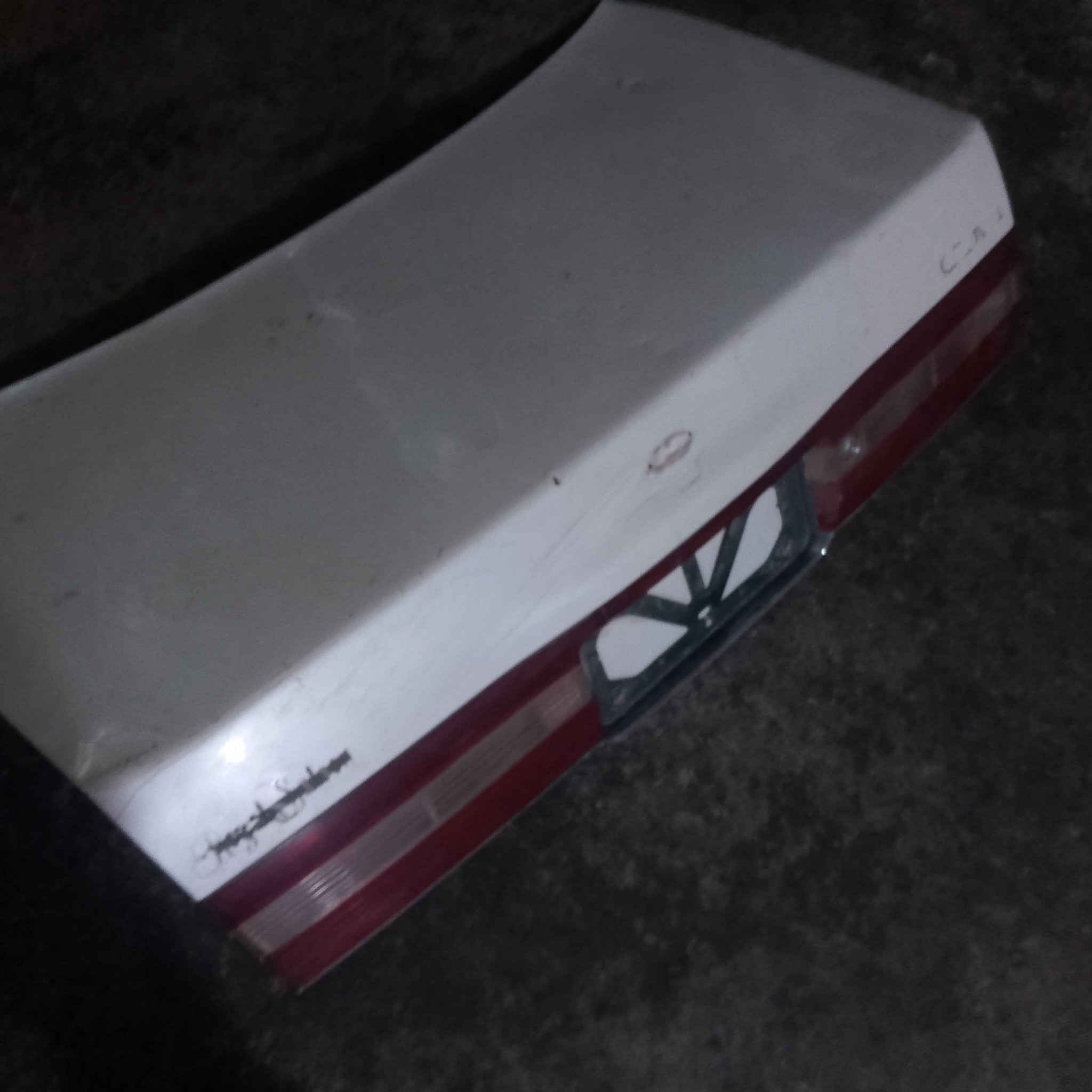 السلام عليكم صندوك راس الثور فلات السعر ورقه الرقم *********** العنوان بغداد الشعله
