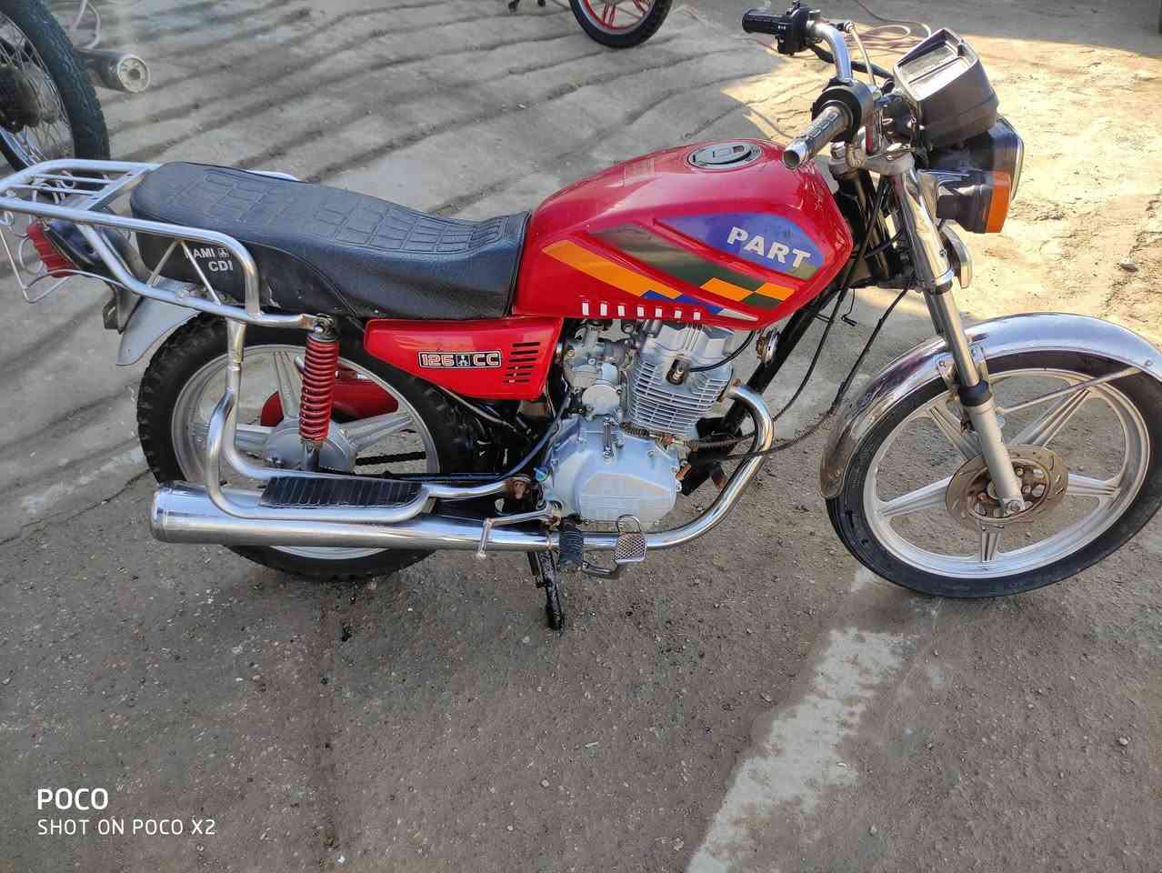 السلام عليكم للبيع بارت نفخ شاصي 13 وراق اصولي ومكينه 18 ما مفتوحه بس بيهه دخانه اول ما تشتغل سلف تشتغل وهندر تواير وياله جديدات كهربائيات تشتغل ما بيهه نقص وشكل كدامك ما عاجبك سعر لو دراجه لا تعلق وله تراسل مكاني شطره أسعر 450 وبيهه مجال شراي يخابر ويدلل ***********
