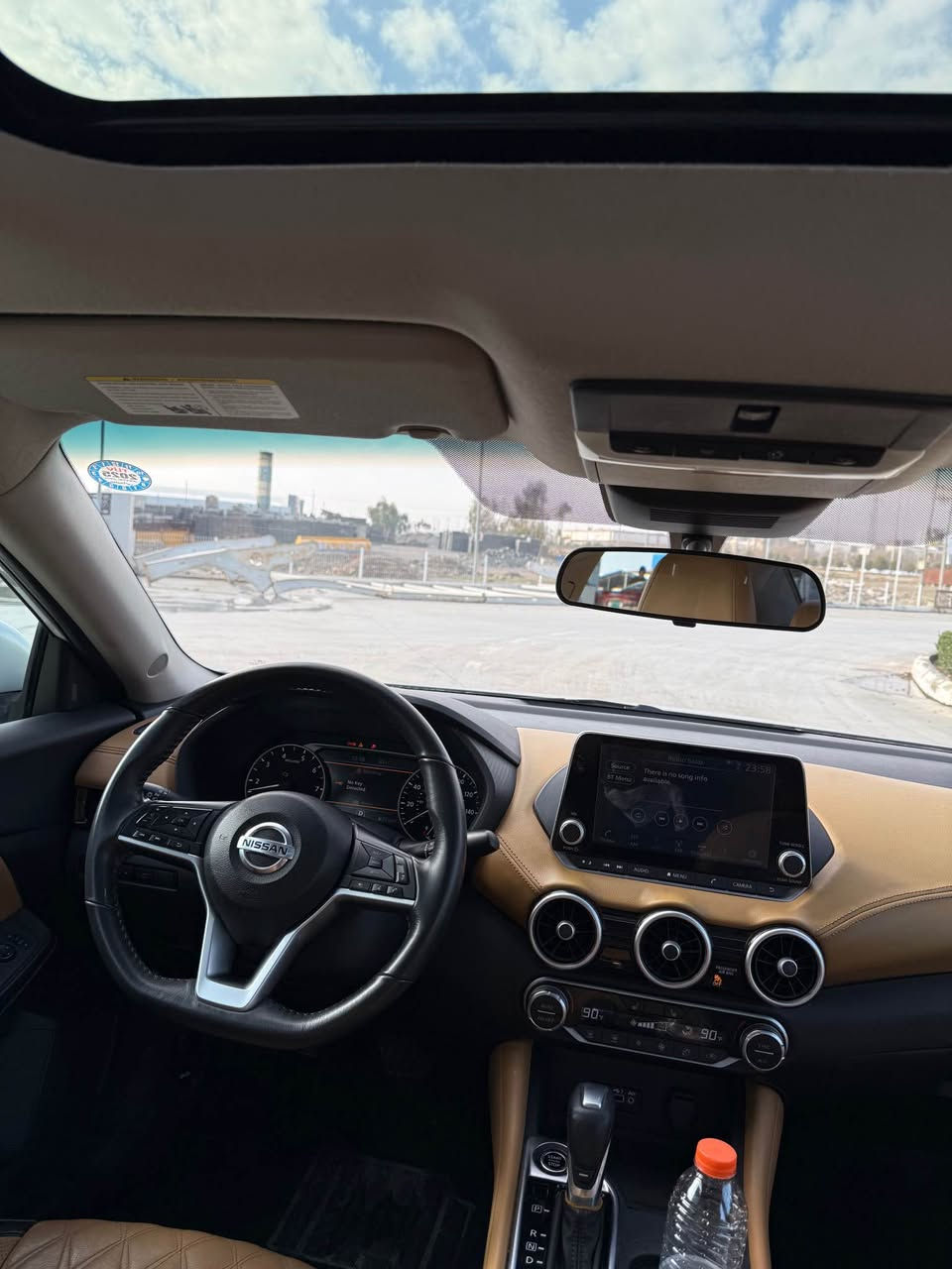 بابەت نیسان سێنترا مۆدێل (2021)sv plos 
وەکوو بۆیاخ دوو پارچە بێ ناوو گرتن بەسمە سڵاید ناوو قەیسی کوشن هیتەر ڕادار لایت لیدوو زینۆن سیارەکە ٤٨ مایل ڕۆشتووە سەیارەکە یەک دینار مەسروفی نیە 
نرخەکەی 140 گەڵاوو مەجال 
ژم *********** رانية, السليمانية
