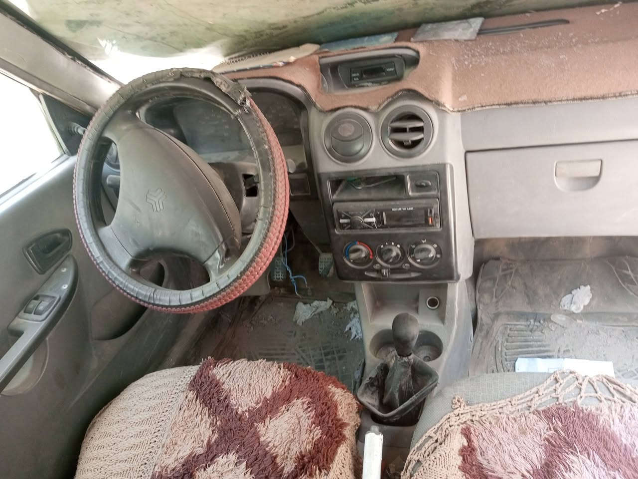 سايبه للبيع كير ومكينه جدد بيه خربطه شوي مال ترك عليه هيه مادافع مادري شكد عل مشتري وسنويه ضايعه راعيه يريد تحويل ليشتري يحوله لازم موديل ٢٠١٣ السعر ١٣ ورقه 
المكان المحمودية ***********
***********
