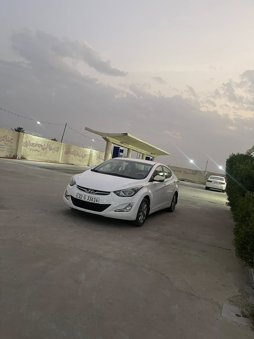 السلام عليكم النترا 2014 شكل 2016
السياره نضيفه كلش بدون حادث بيه شخط في الجاملغ الخلفي وبارد صفير جدا في قبق الجنطه 
المحرك مجفت جديد بوضع جيد جداً 
الكير سليم 
الداخل نضيف 
الموصفات إشارة وتحكمات ستيرن والتبريد والتدفئة شغال
المسافات المقطوعه 390كم
العنوان بغداد الرقم أربيل 
السعر 12000$ وبيه مجال 
للاستفسار ***********
