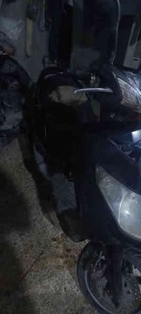 سكنس. فحل. نضيفة  شغالة بس كفراتها. تعبانة  الي شراي. يتفضل خاص  السعر...