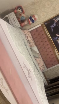 غرفه للبيع خمس قطع من هوم سنتر سعرها 750 وبيها مجال للتواصل 0790640414...