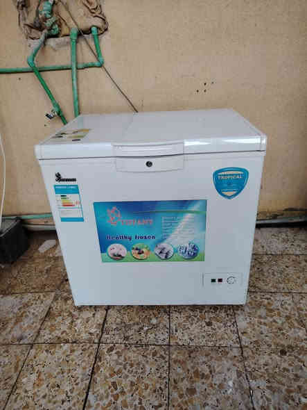 ثلاجه ومجمده للبيع اثنينهن سعرهن 250 مكاني نجف حي النصر *********** ***********
