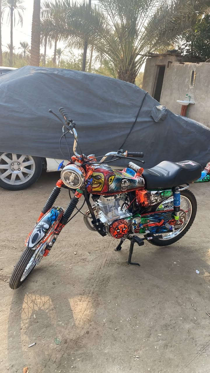 السلام عليكم دراجه للبيع كلها جديده واحله من البصوره ومشروطه اصولي ولحد يجي يطبق خاص مفتوح وليرد يتصل هاذه رقمي ***********
