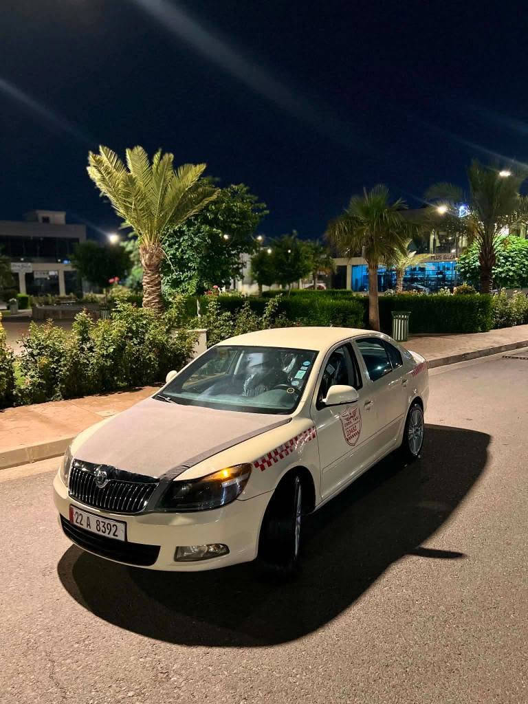 سکۆدە تەکسی ٢٠١٠
گێر عادی
نیو بۆنیتی بۆیاخە 
٢ جێی تەعدیلیشی هەیە جەمپەکی زۆر خەفیفی پێشی هەیە 
گێڕ مەکینە تەبرید بەناو کردن غرامە بەشەرتە ڕەقەم باریک ساڵێکە بەسەر چوە هەزەشی ٢ مانگە بەسەر چوە 
سعری٨٣ وەرەقە ٤٠٠ هەزار غرامەی لەسەرە بەدەست دەتدەمەوە:ژ:م *********** أربيل, العراق
