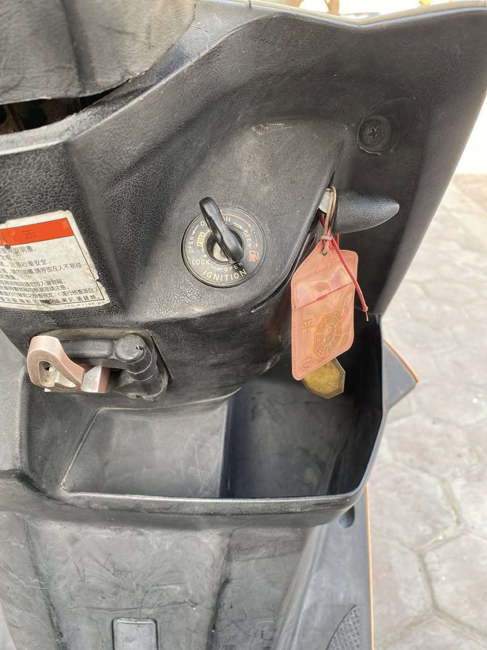 مضلع حديث نوزل 2016 
مكفوله كفاله عامه 
مكينه ما مفتوحه شرط الفحص 
مال حاويه صارله اسبوع من نازله
بدون اي نقص 
تفاصيل اكثر خاص 
مكاني البصره 
واتساب
***********
