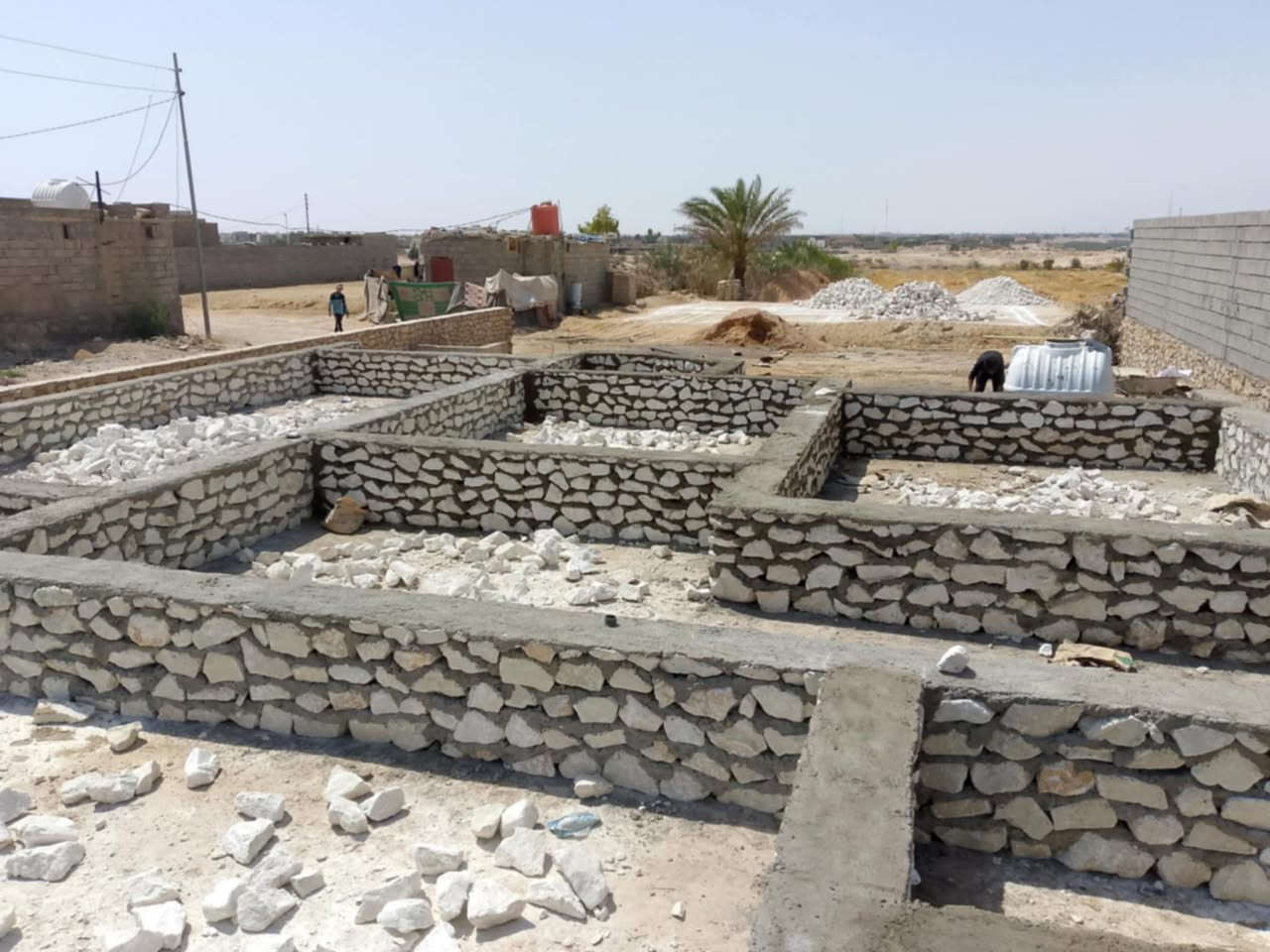 سلام عليكم بناه حجر وبلوك مرتب الحجز ***********
