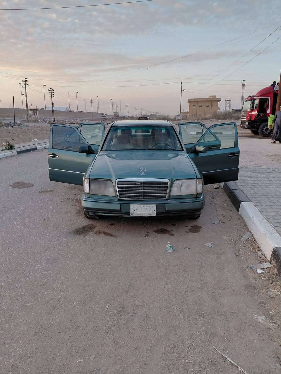 السلام عليكم مارسدس دب موديل ٨٦ محدث سنويتها ساقطه مكينتها vvti 2.5  كفاله والكير كفاله حدادتها خير من الله
تبريدها شغال ترايدك وين مايعجبك مصبوغ عام للجماليه  

السعر 55 بيها مجال وانا بالخدمه السياره مال بيت ابد ما متعوبه من الدوام للبيت .. مطلوبه 4 اوراق ينقص من سعرها 

***********
