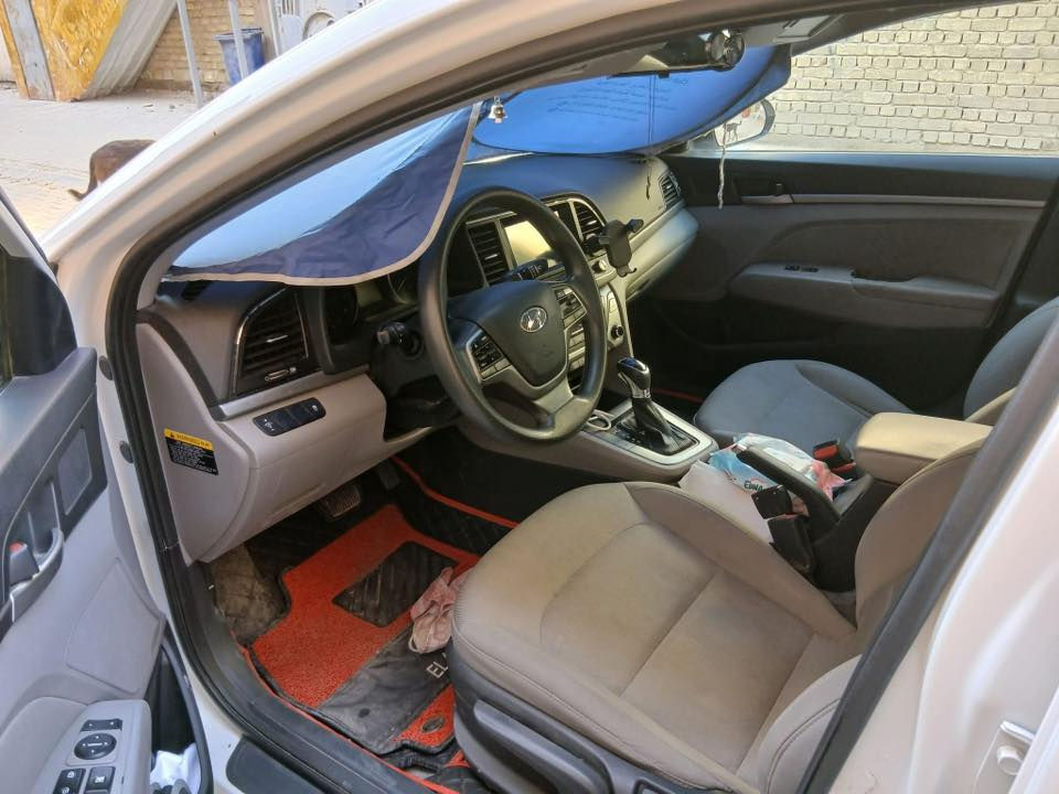 النترا 17 امريكي دوش 2000
بغداد بسمي بيها 4 قطع بدون دواخل 
السونار مرفق بلمنشور الكير مكفول المكينه مفتوحه مبدل كازكيت فقط بيها تخم تاير بيها مكانات تكشير مكان السياره بغداد الشعله 
السعر 100 بيها مجال قليل 
***********
