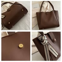 توت باك • ٢٨×٣٨سم • جودة عالية