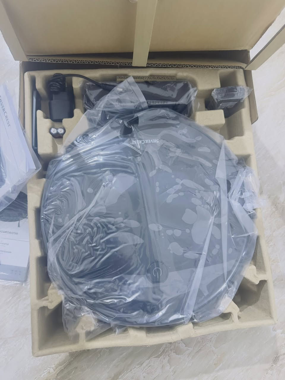 روبوت مكنسة سيلفر كرست ألماني جديد غير نستخدم
السعر ٥٠ الف


**إذا كنت صاحب هذا الإعلان وتريد حذفه لأي سبب، رجاءا أرسل رسالة إلى الدعم الفني**