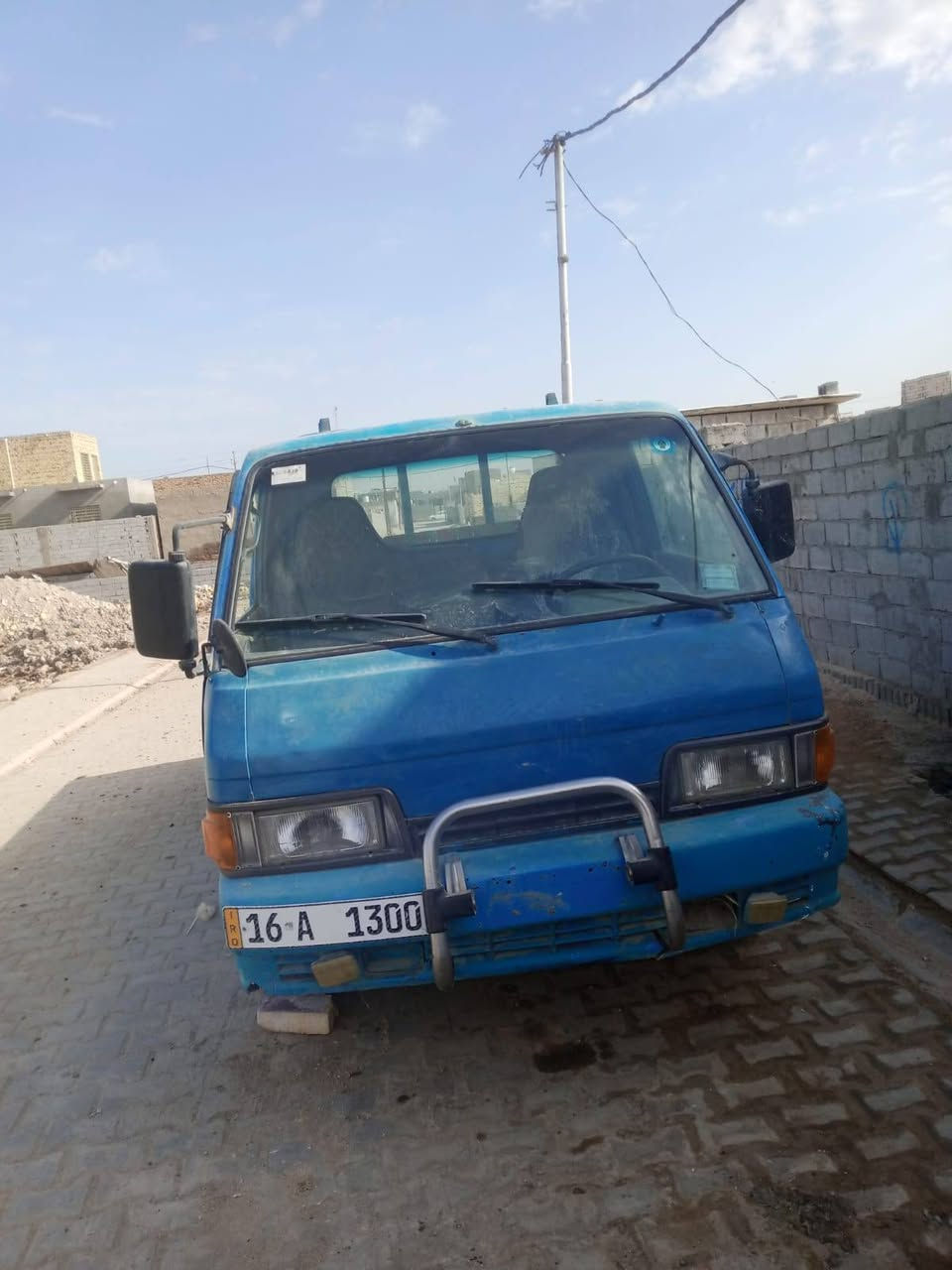 السلام عليكم ابنكو اموديل 1995مكينه خيره من الله سياره حلوه حداديه نضيفه سياره بسمنه ثاني يوم مداور السعره 33 وبيه مجال رقم ***********
