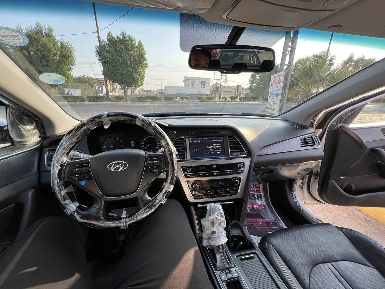 السلام عليكم
للبيع سوناتا 2015 الشكل الجديد خليجيه محرك دوش 2400 فول vip مكفوله من كلشي السياره حيل نظيفه وبيها هواي مواصفات 
مري شفط ترحيب 
بصمه 
بنوراما ثلاث طكات 
لد دوار ويه السترين 
اوتو هولد 
شاشه كبيره كار بلي 
ثلاث بردات 
شايد بريك بصمه 
مثبت سرعه 
نقطه عمياء 
كشان تدفئه تبريد كهربائيه 
تبريدها مناخين 
قطعتين تبريد 
وبعد بيها هواي مواصفات 
سعرها ١٧٥ وبيها مجال حك الجيه السياره حيل نظيفه 
مكانها الرمادي رقمها سليمانيه 
رقم صاحب السياره ***********
