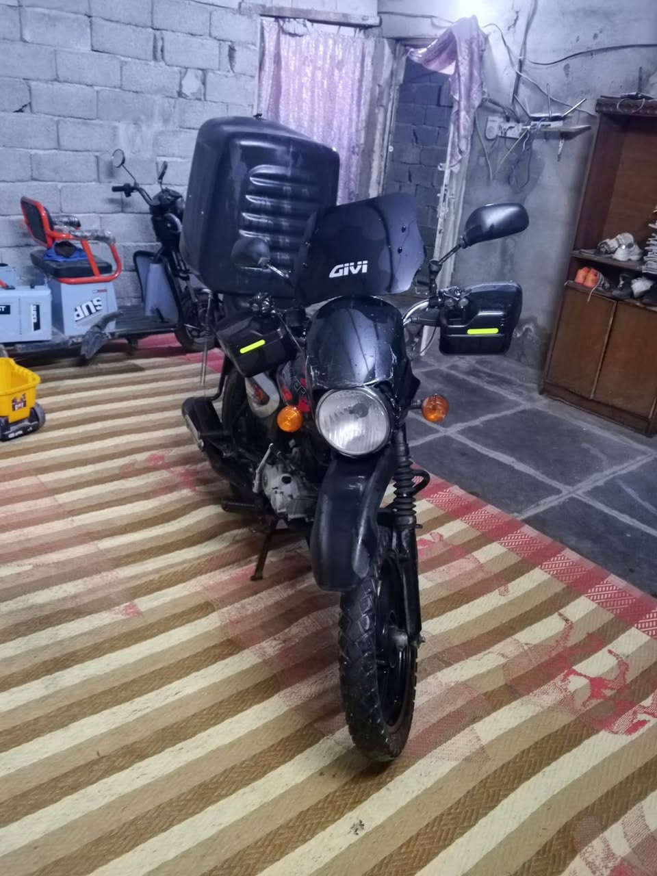 سلام عليكم دراجة بوكسر جبلي مديل2022 دراجة رقم تحويل ثاني يوم سعر 2200وبيهة مجال للستفسار ***********
