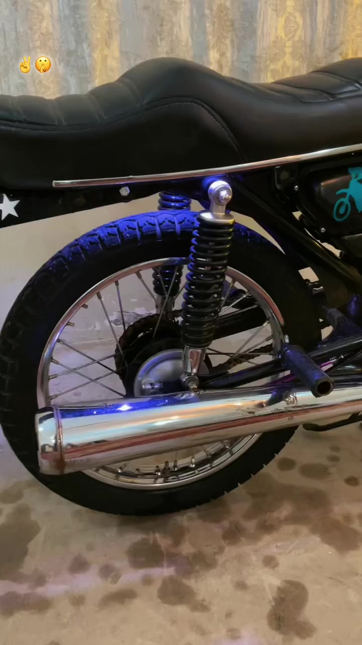 سلام عليكم أربعه كير لبيع  اصولي وكيلها لعارضي   شاصي 20 تعمير 26محرك رابيدو السعر  850وبيها مجال قليل لشراي يجي خاص أو ينتصل هاذه رقمي ***********
