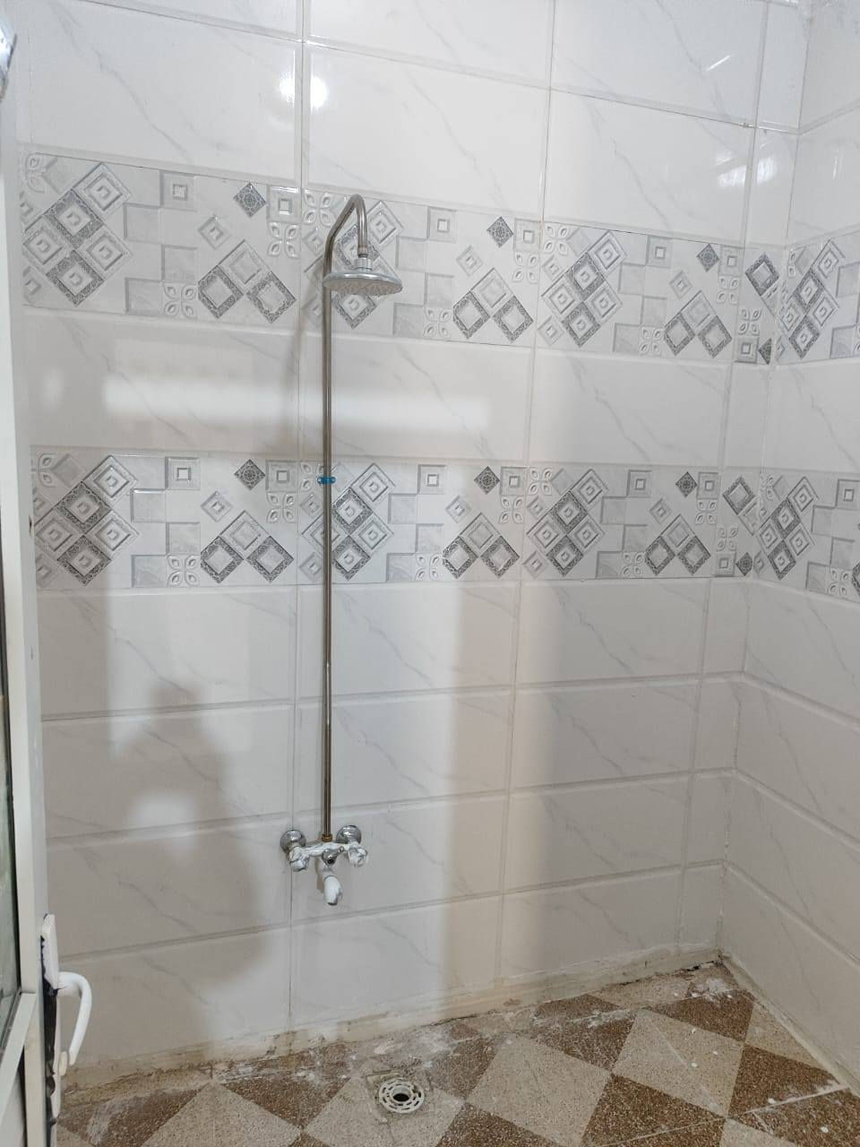 بيت ١٠٠م زراعي حديث
كامل الخدمات قريب على التبليط

غرفة وصالة واستقبال ومطبخ وصحيات ومنور

الموقع /  السديناوية قرب مدرسة صفي الدين

للاستفسار *********** يتوفر واتساب

https://chat.whatsapp.com/DAUdXFm5YqX38v3lRTvPuk
