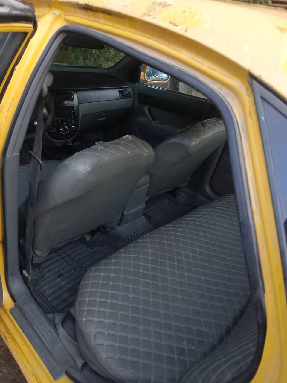 السلام عليكم
اوبترا 2011 
بسمي تحويل ثاني يوم 
مصفره هيئه وغرامات رقم انكليزي هزه جديده سنويه لل2031
حداديه كلهة جديده امامي خلفي
*********** واتساب

*********** 
السعر 53
