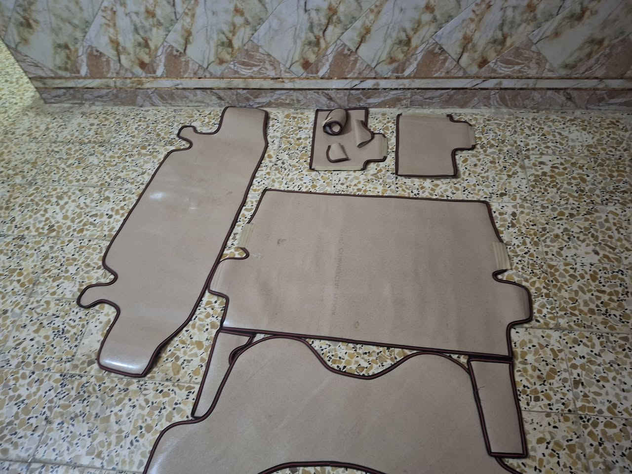 السلام عليكم راشات للبيع كاملات ميسان المجر الكبير ***********
