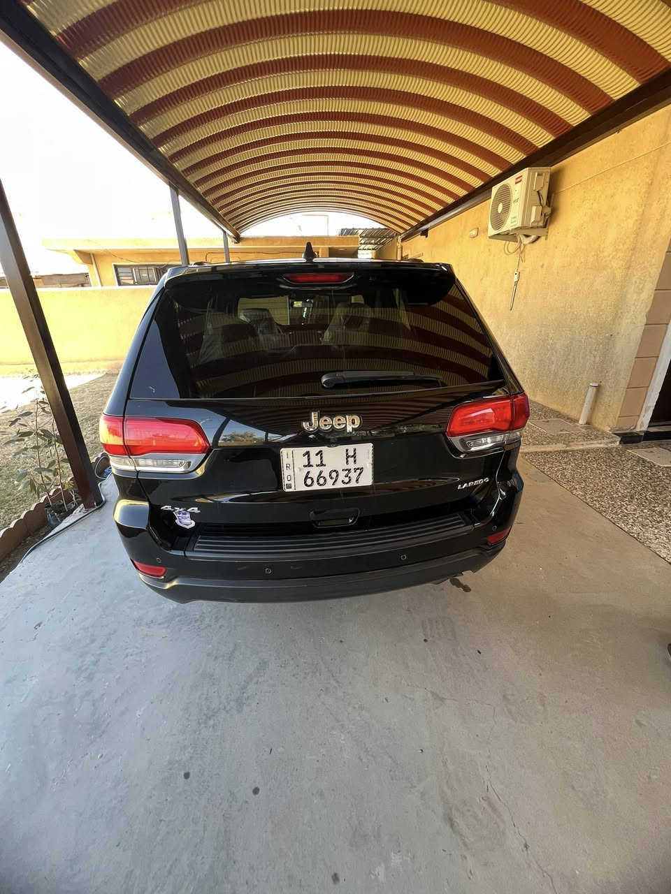 السلام عليكم
للبيع سيارة جيب لاريدو موديل 2018, وارد امريكي فول 

مواصفات ماعدا فتحة السقف (السلايت) .

المواصفات :

المحرك 3600(المرغوب)

القير: صدر

التبريد: مكفول

الحالة:

حادث: موضح في المنشور (يرجى الاطلاع على تفاصيل الحادث)

الموقع: بغداد

للتواصل:[رقم الهاتف]*********** بي واتساب 

او التواصل على الخاص👍🏻
